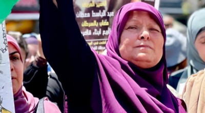 الأسيرة المحررة حنان البرغوثي توضح لكاشف حقيقة ما يتم تداوله حول قطع راتبها ورواتب زوجها وأبنائها الأسرى