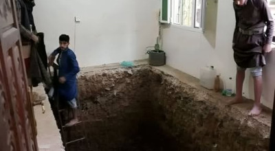 حقيقة الصورة المتداولة ل يمني يحفر منزله بحثًا عن كنز