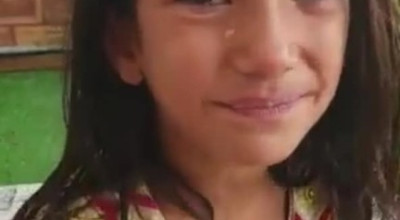 هل شاهدتم فيديو الطفلة وهي تأكل الفلفل الحار؟ هذا فيديو آخر عن الموضوع