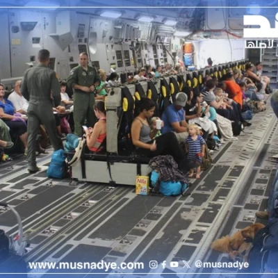 الصورة المتداولة قديمة ولا تعود لمغادرة عائلات دبلوماسيين من القواعد الأمريكية في الشرق الأوسط