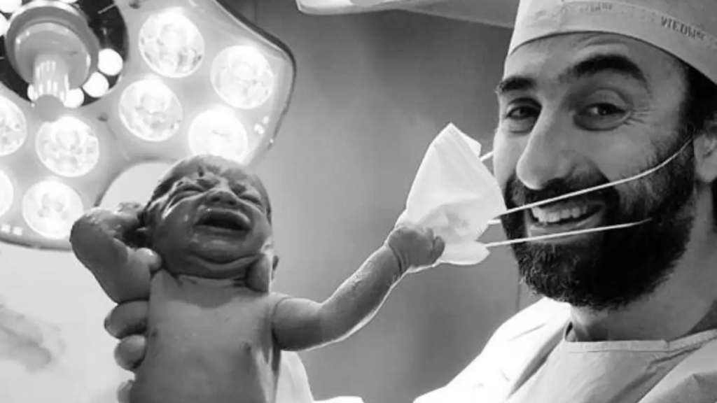 هذه الصورة ليست "للمولود الأول في عام 2021"!