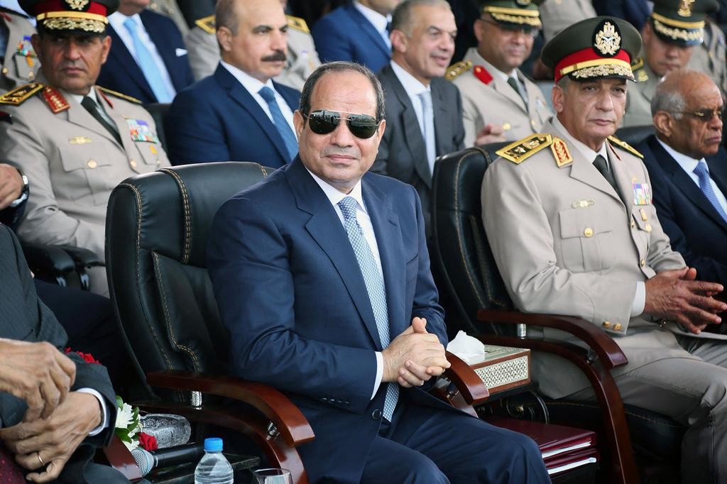 صحيفة هآرتس الإسرائيلية لم تنشر أن السيسي أمر الجيش المصري بالاستعداد لدخول غرة وفرض حظر جوي!
