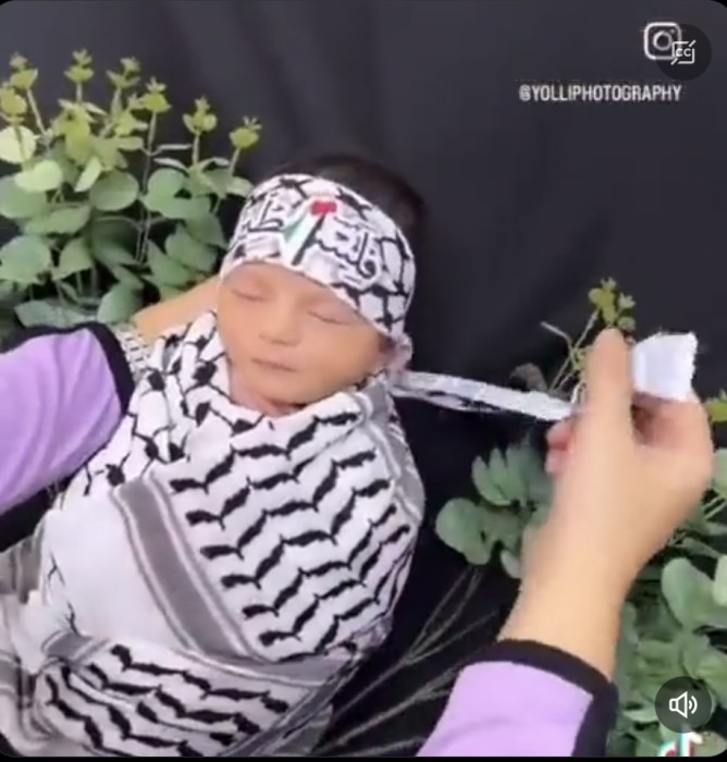 الفيديو لجلسة تصوير مولود جديد وليس لأم فلسطينية تكفّن طفلها