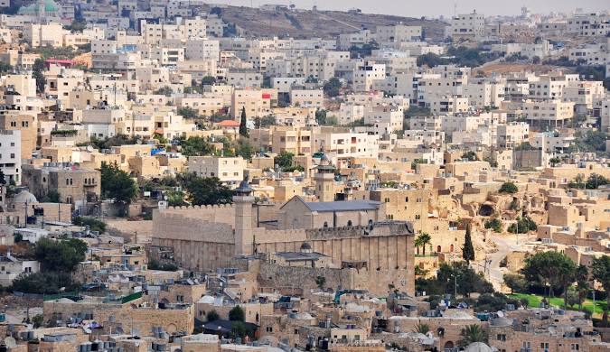 كاشف يتحقق: هل أوفت قائمة “الوفاء للخليل” بالوعود التي قطعتها للمواطنين في برنامجها الانتخابي؟