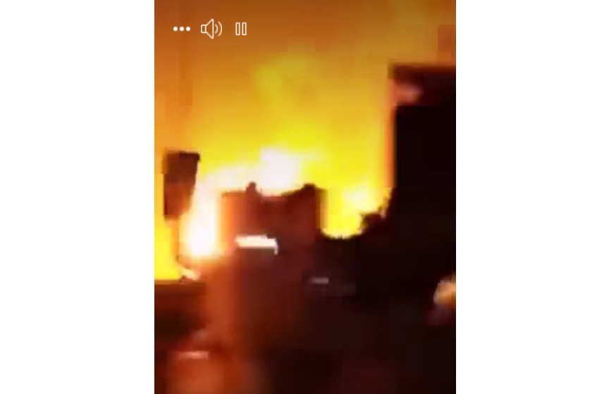 هل الفيديو للحظة انفجار صاروخ في سوق فروة الشعبي بصنعاء؟