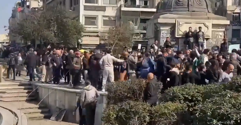 ما حقيقة تفريق المظاهرة اليوم في دمشق؟